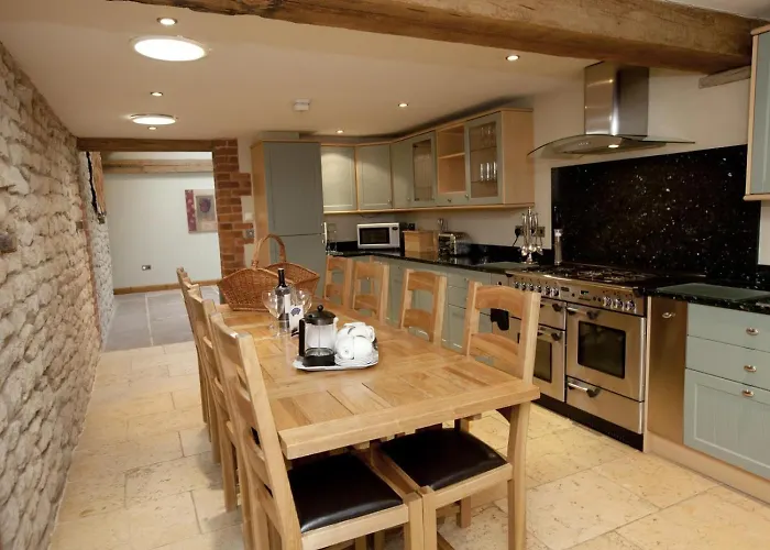 4 Bed In Slingsby Oc-g0146 *